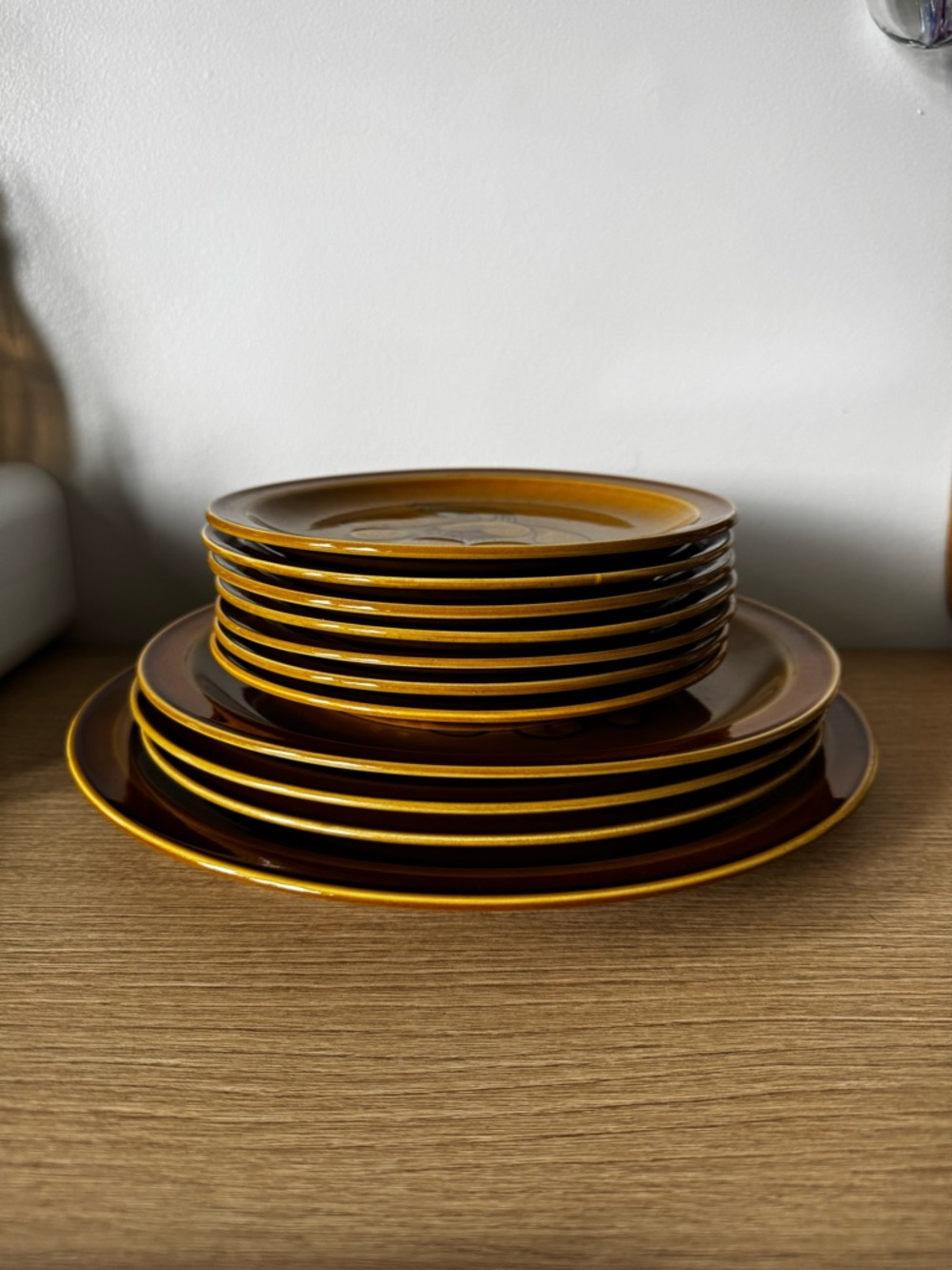Brown and Yellow Glazed Dinner Plate Set - Classic Two-Tone Finish